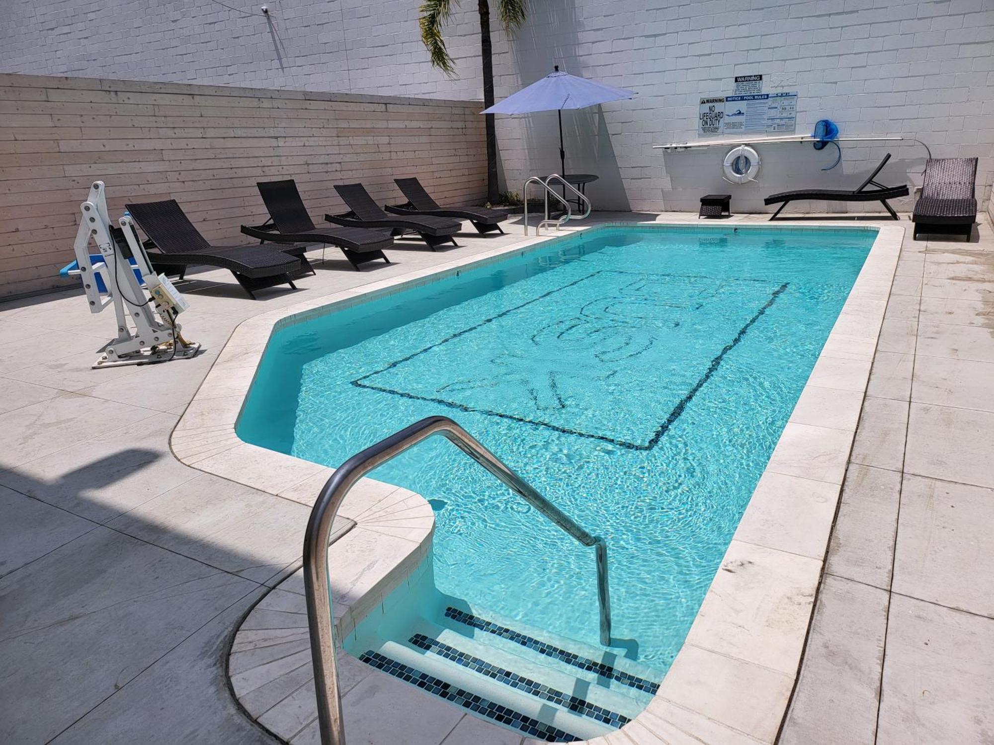 Dusk Hotel Hollywood - Los Angeles — Photos 2